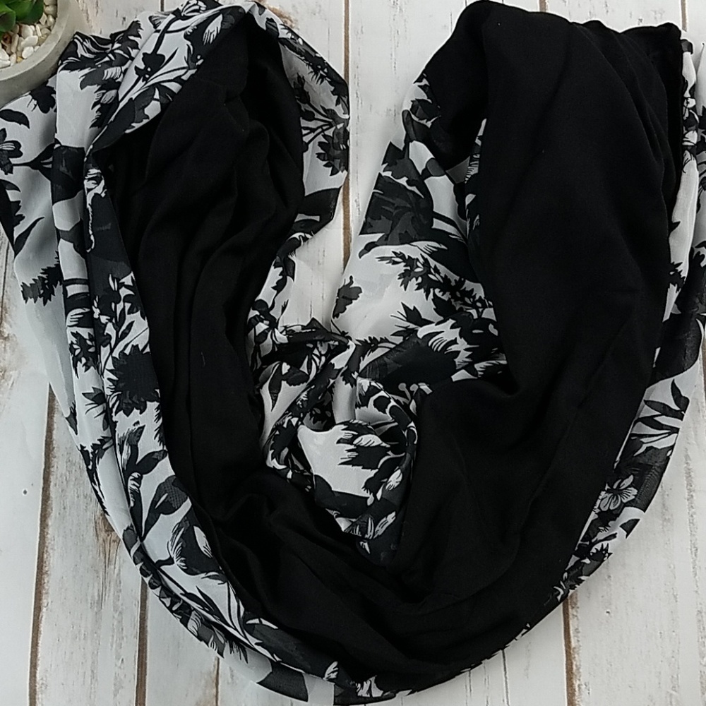 Infinity scarf - Picture 2 of 3